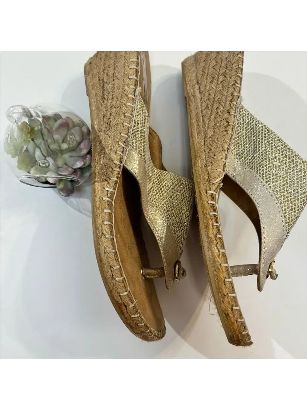 NWOT White Mountain Bandana Women's Thong Jute Wedge Sandal Gold Glitter Size 10